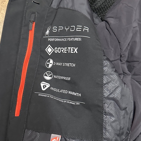 Spyder Men's Black Gray Ski Jacket with Red Accents SPYDER
Titan GTX ski jacket - Picture 13 of 16
